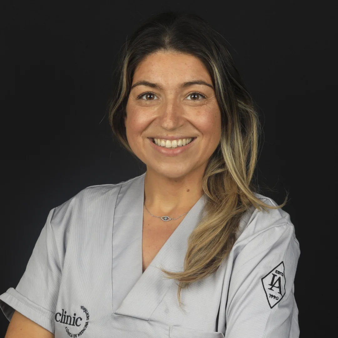 Retrato da Dra. Natália Frade, médica dentista especialista em Endodontia na LAclinic em Aveiro.