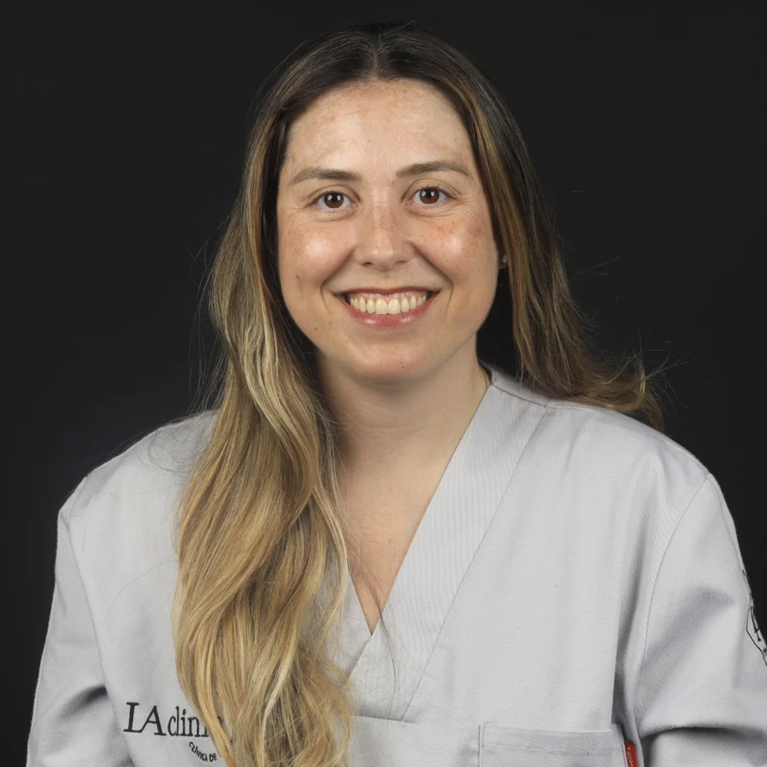 Retrato da Dra. Rita Marques, médica dentista generalista na equipa da LAclinic em Aveiro.